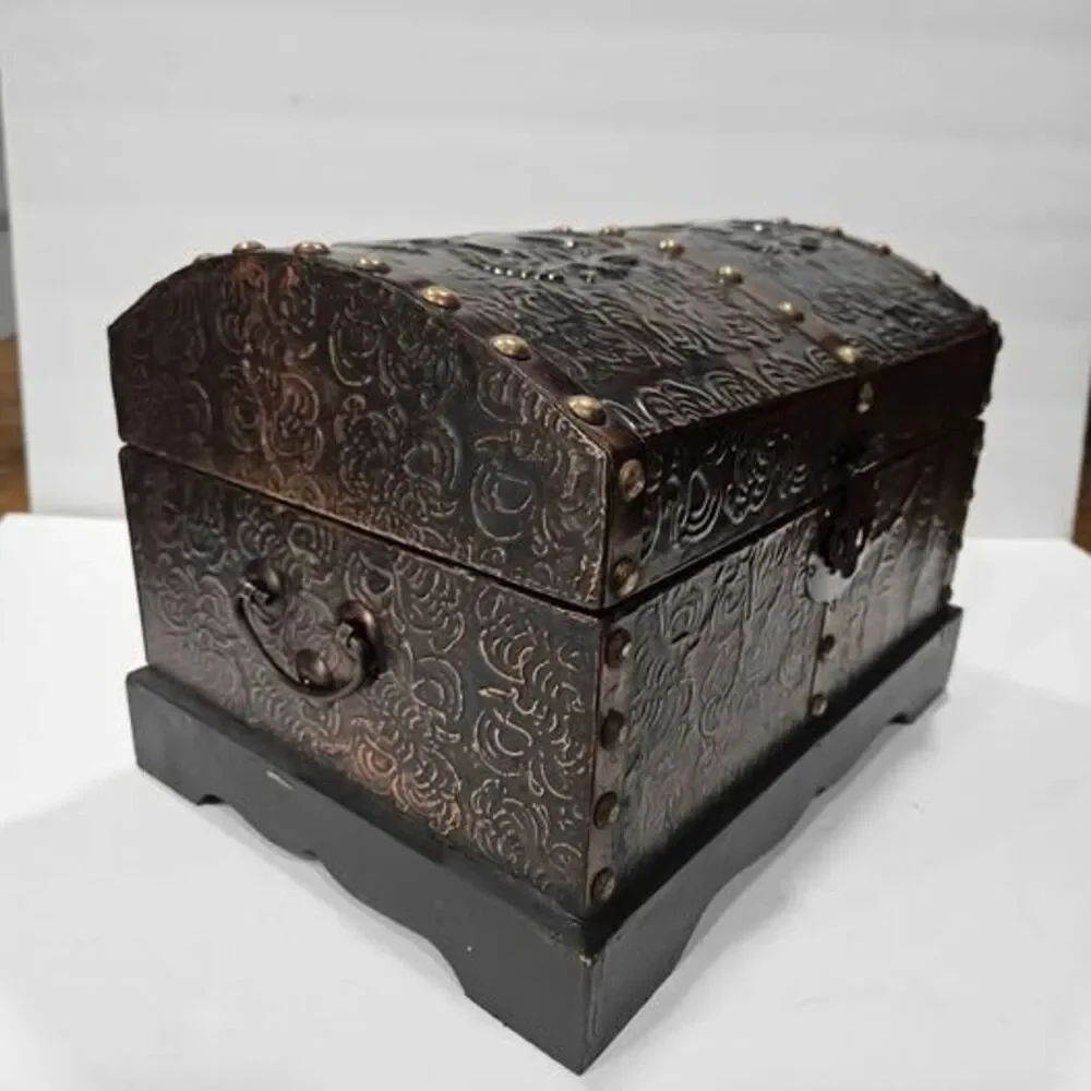 Vintage Style Embossed Dome Top Trunk